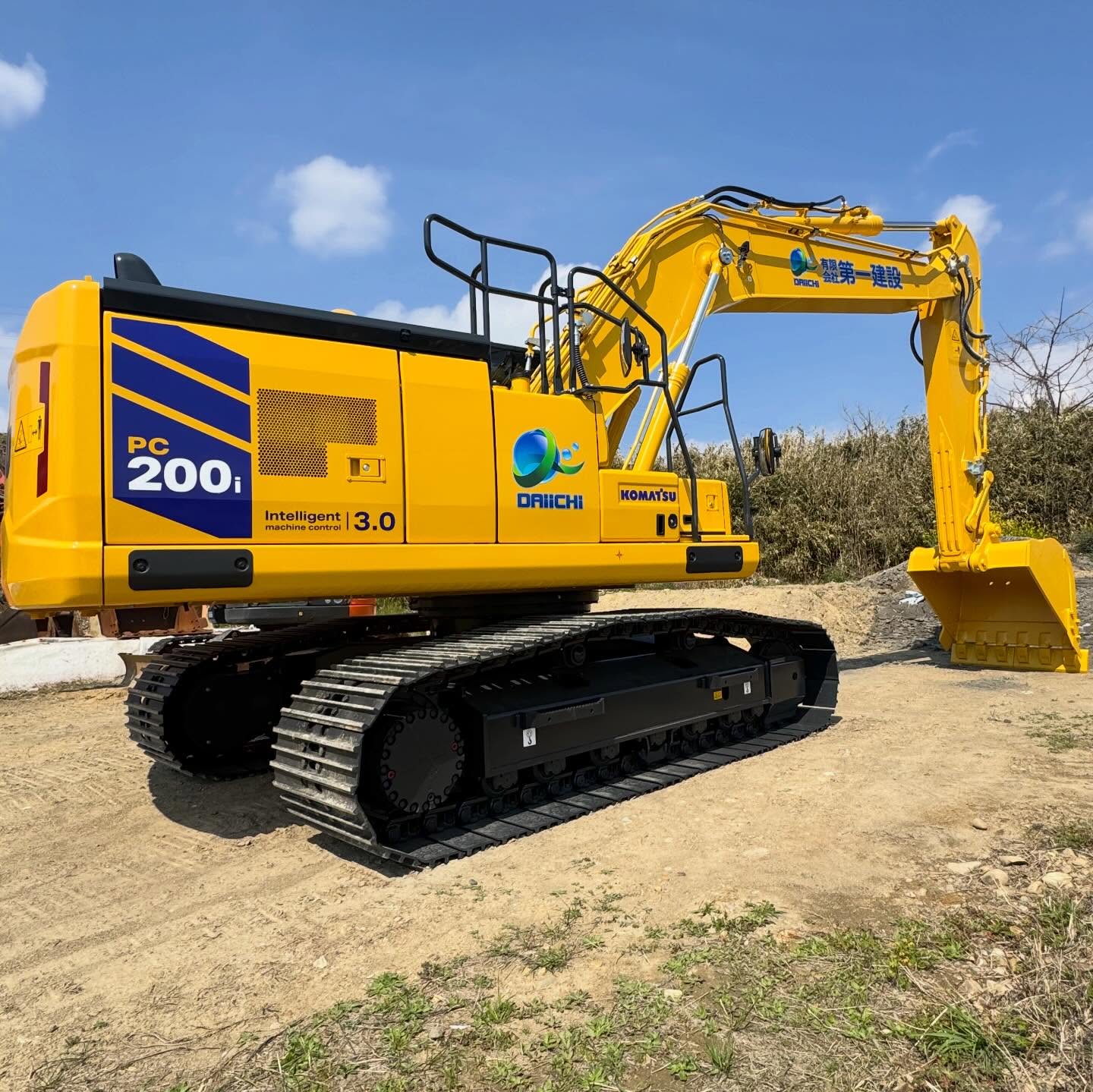 コマツPC200i-12型納車
次は…